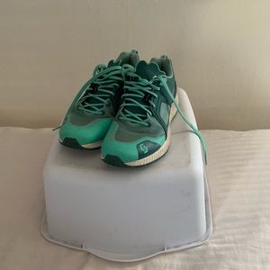 Scott Sz 9.5 overpronation Tennis